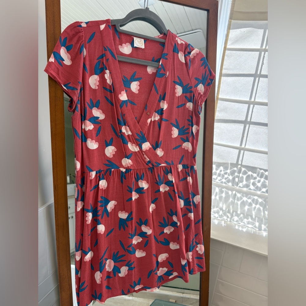 Des Petits Hauts silk feel Floral V-Neck Mini Dress size T0 fits a xs/s